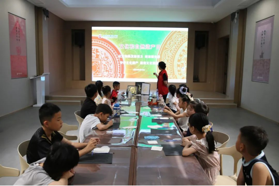 点金成画 —— 非遗金箔汉画手作体验活动