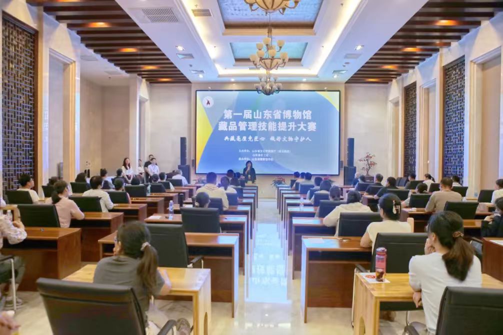 典藏毫厘竞匠心 做好文物守护人